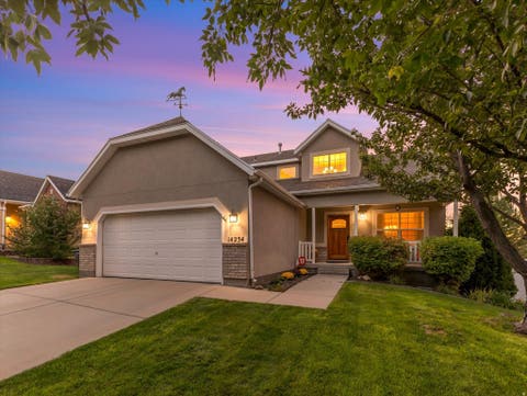 Photo of 14234 S CROWN ROSE DR W, Herriman, UT 84096 (MLS # 2180140)