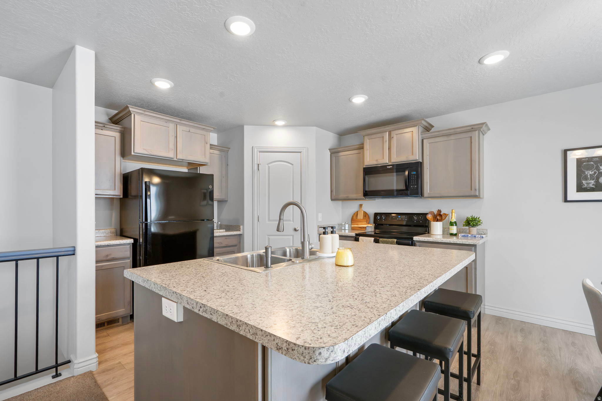 SUNSET ESTATES - Residential