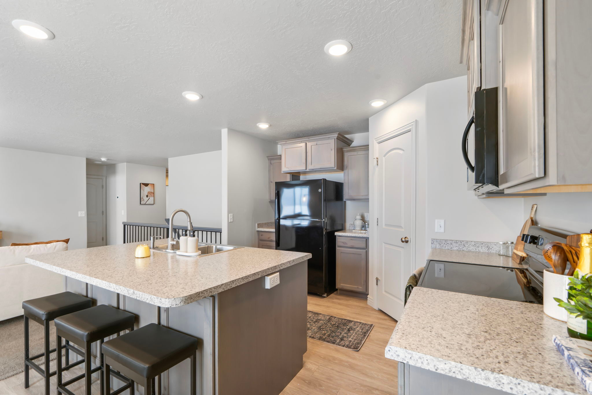 SUNSET ESTATES - Residential