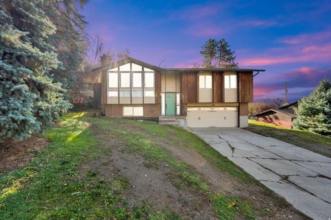 Photo of 324 E 750 S, Farmington, UT 84025 (MLS # 2124536)