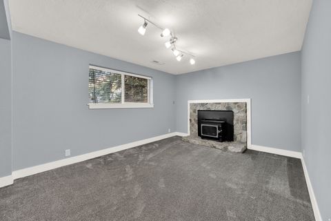 Tiny photo for 324 E 750 S, Farmington, UT 84025 (MLS # 2124536)