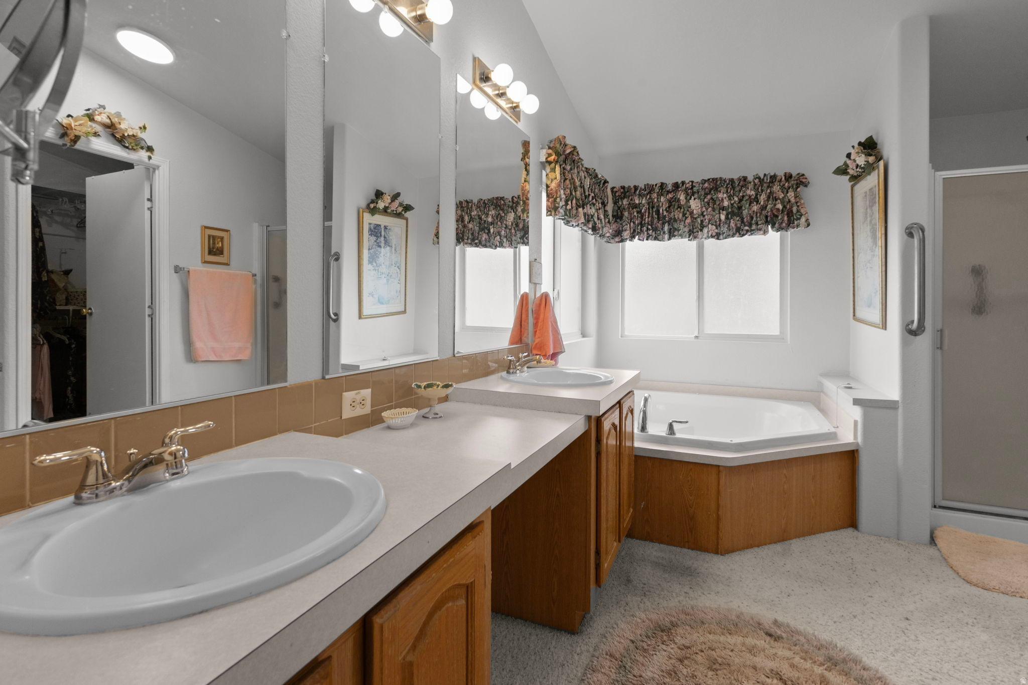 LAKE VIEW ESTATES - Residential