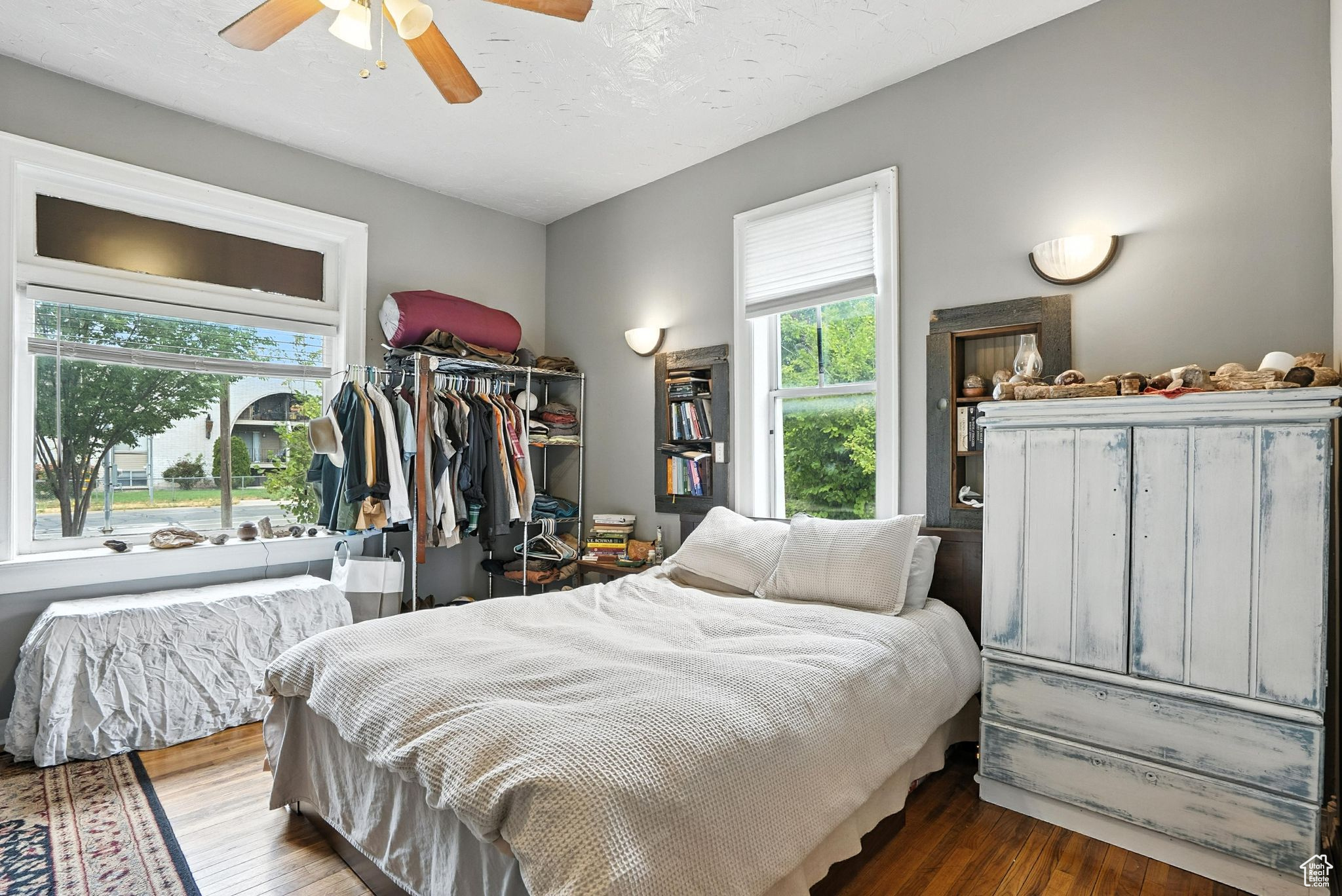 MAXWELL'S - Residential Income