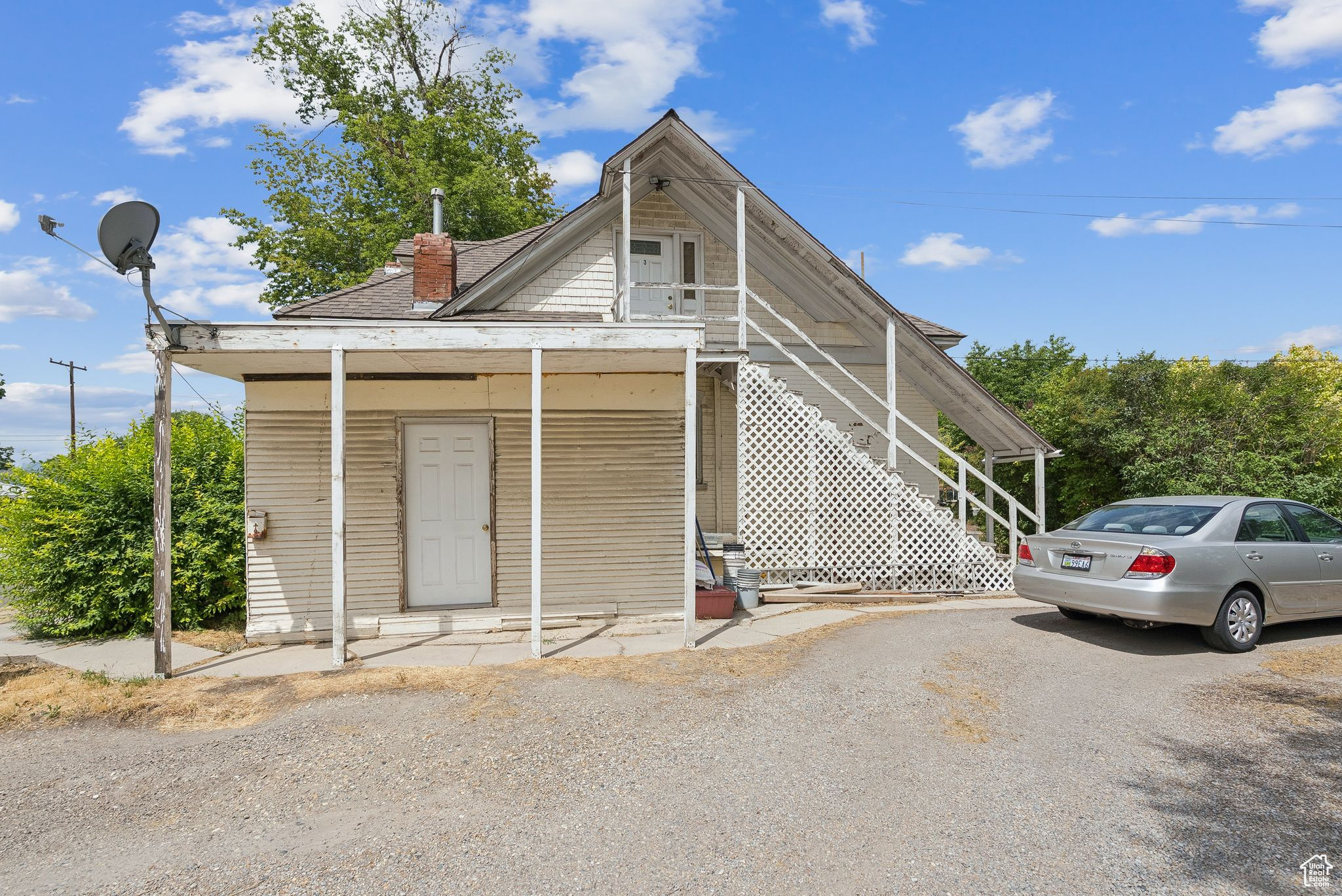 MAXWELL'S - Residential Income