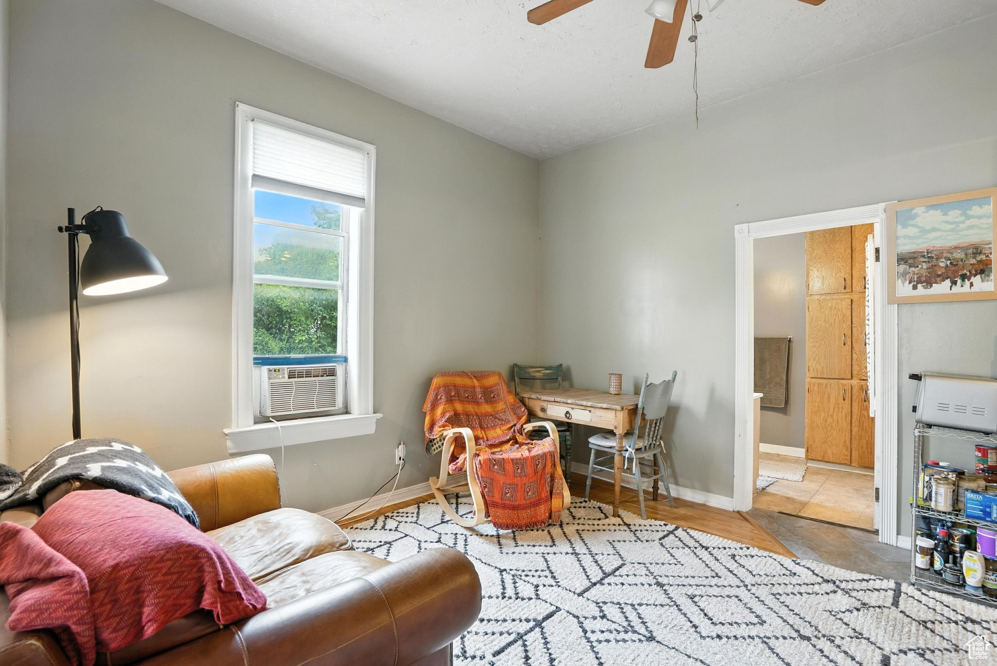 MAXWELL'S - Residential Income