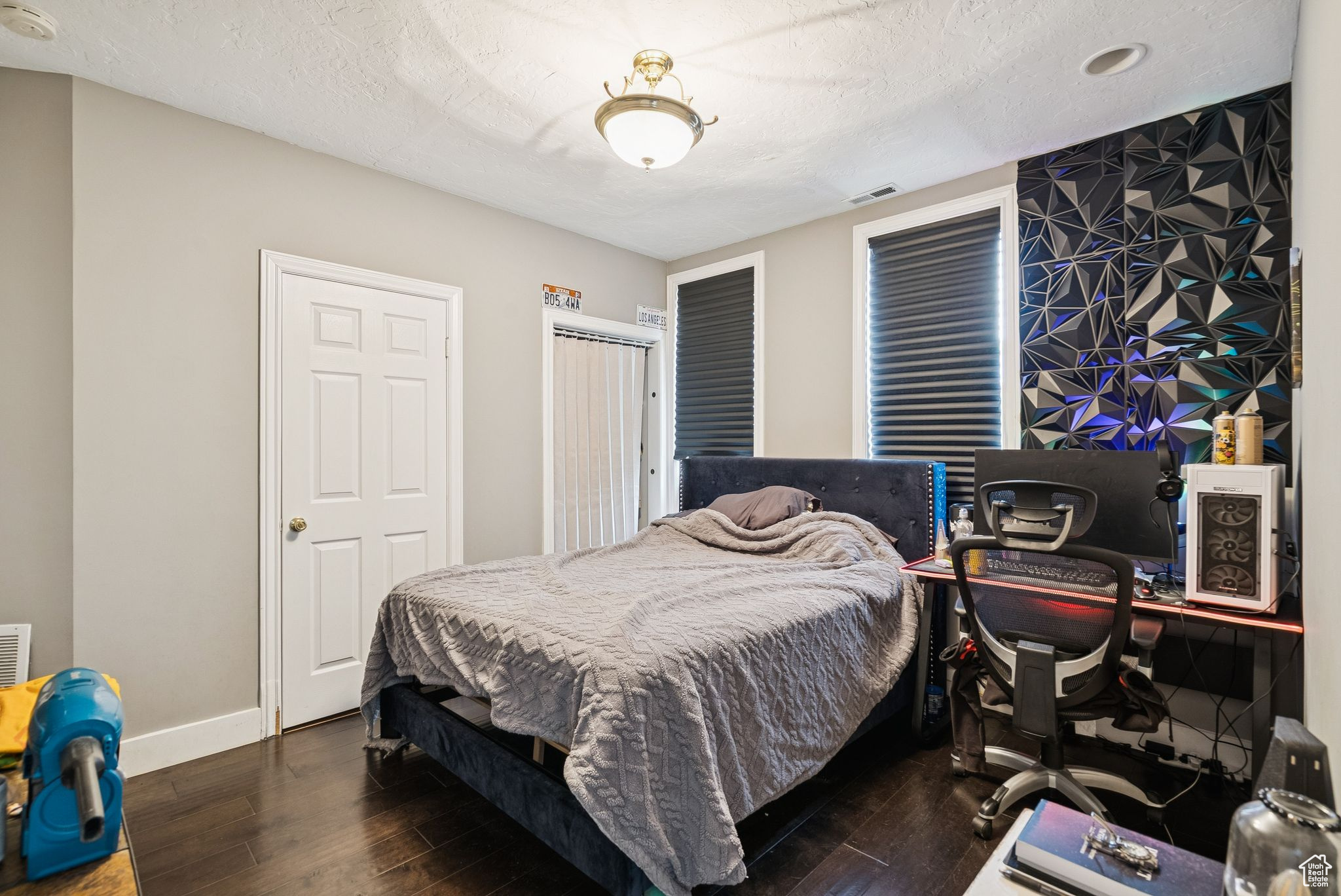 MAXWELL'S - Residential Income