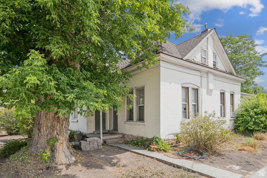 Great opportunity to own a legal triplex in the heart of the Salt Lake Valley.  Close to freeway access, Sugarhouse, and Millcreek Commons, this triplex is always in demand.  Priced $51,000 under a recent appraisal, has a newer roof, hardwood floors, and with just a little sweat equity this place will really shine.  Sitting on a large quarter acre lot, this triplex offers three, 1-bed/1-bath residences, ample off street parking, shared laundry facilities, and separate gas and electric meters, this is an opportunity you don't want to miss.  Rents are likely well below market-rate.  Buyer and Buyer's Agent to verify all.