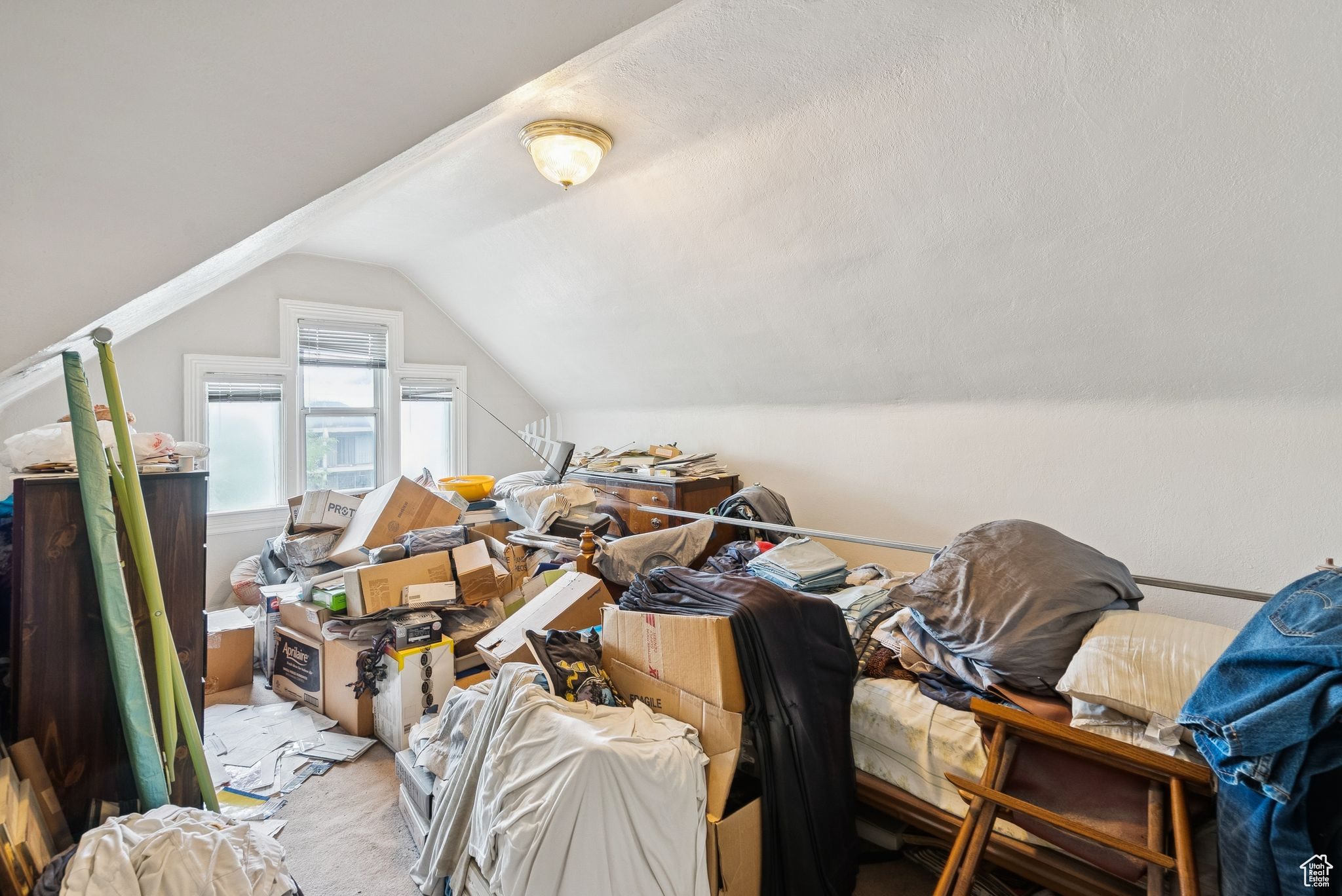 MAXWELL'S - Residential Income