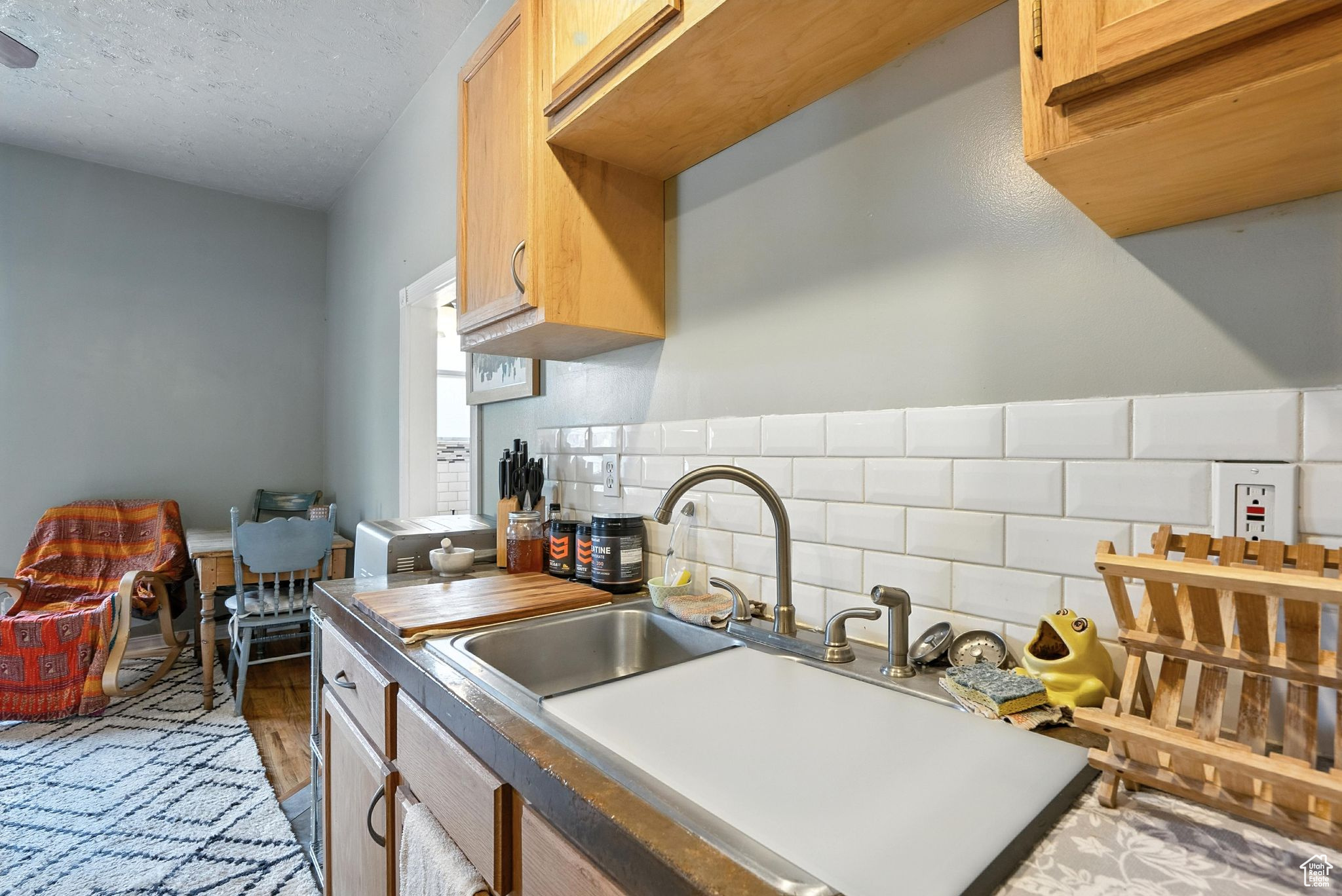 MAXWELL'S - Residential Income