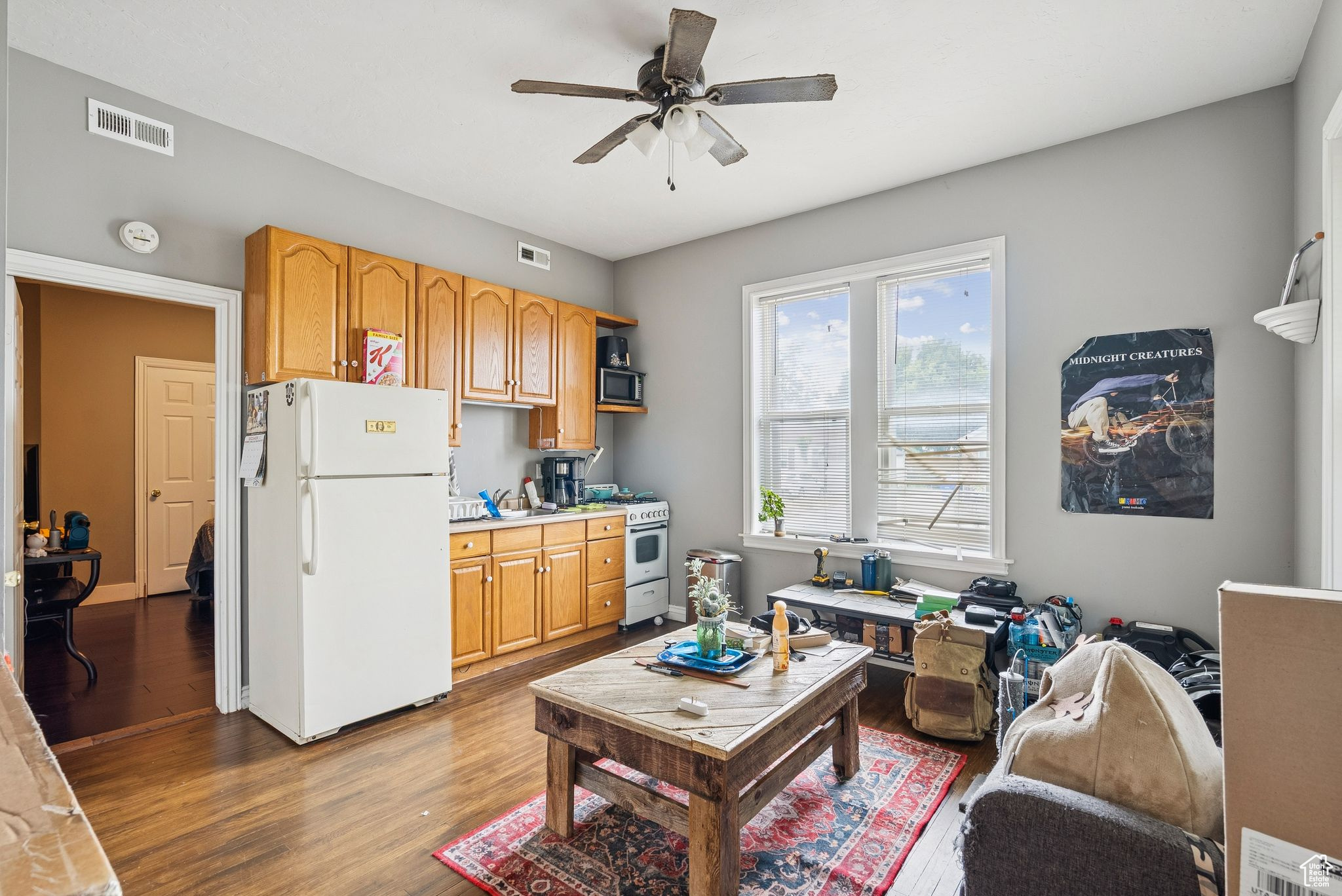 MAXWELL'S - Residential Income