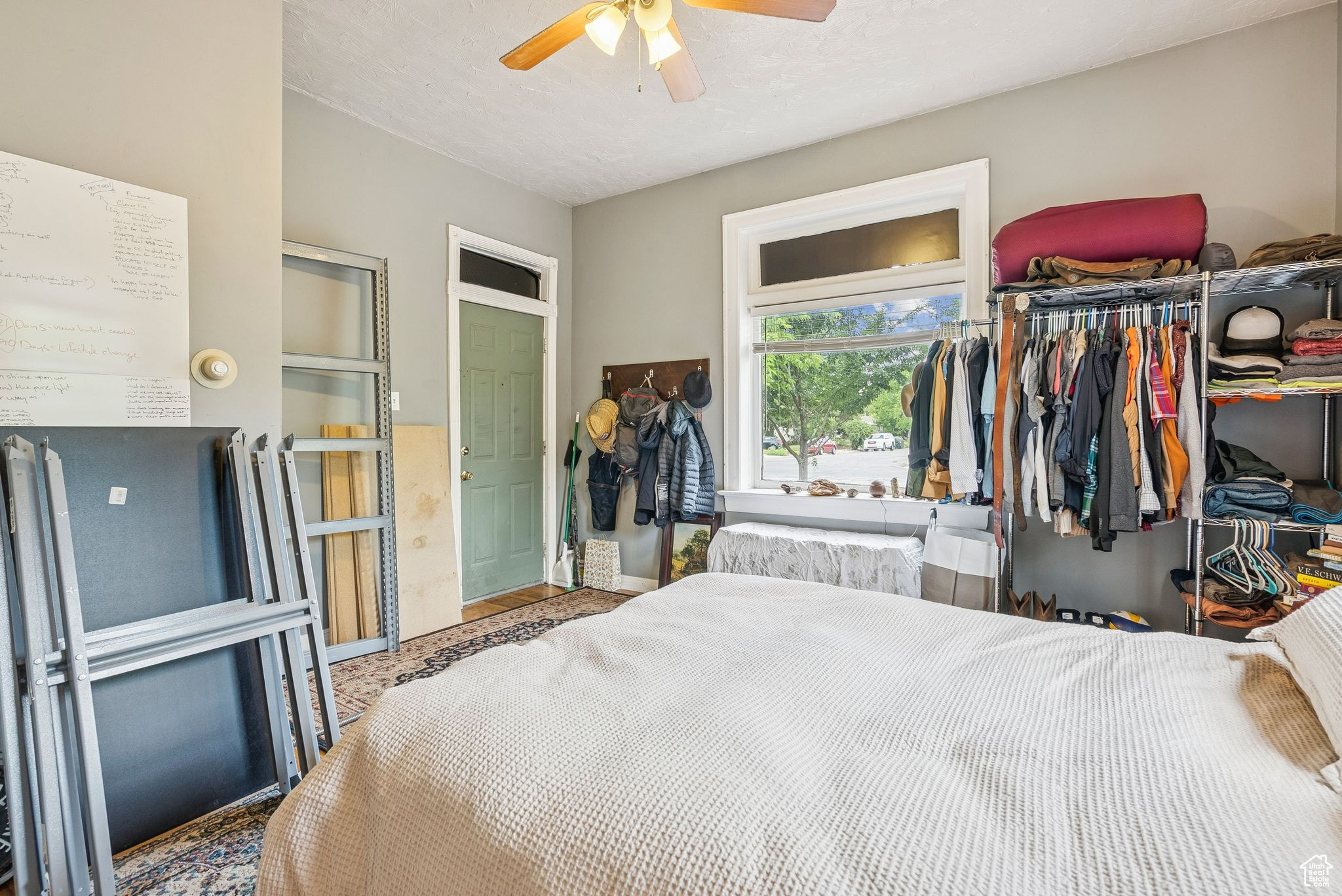 MAXWELL'S - Residential Income