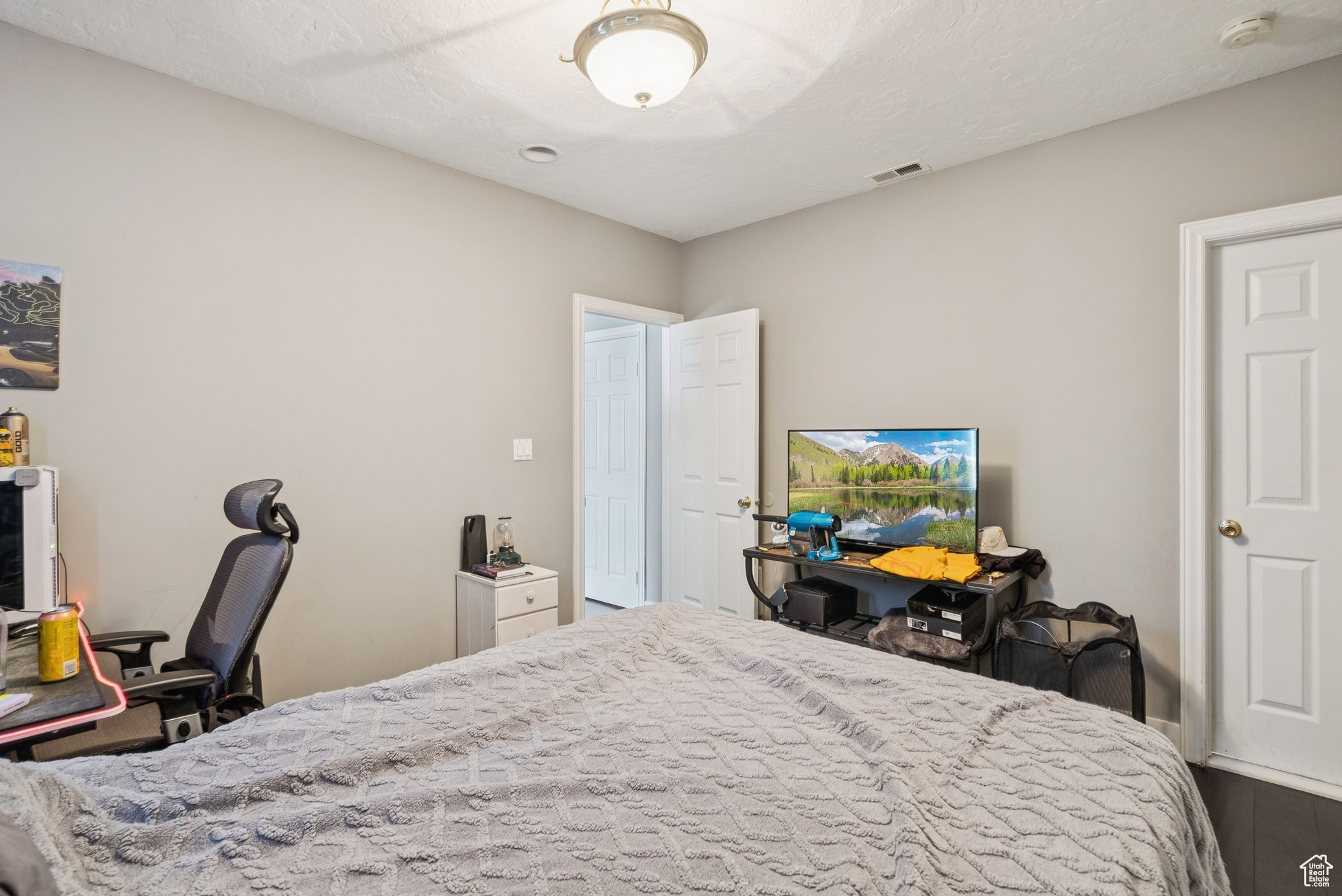 MAXWELL'S - Residential Income