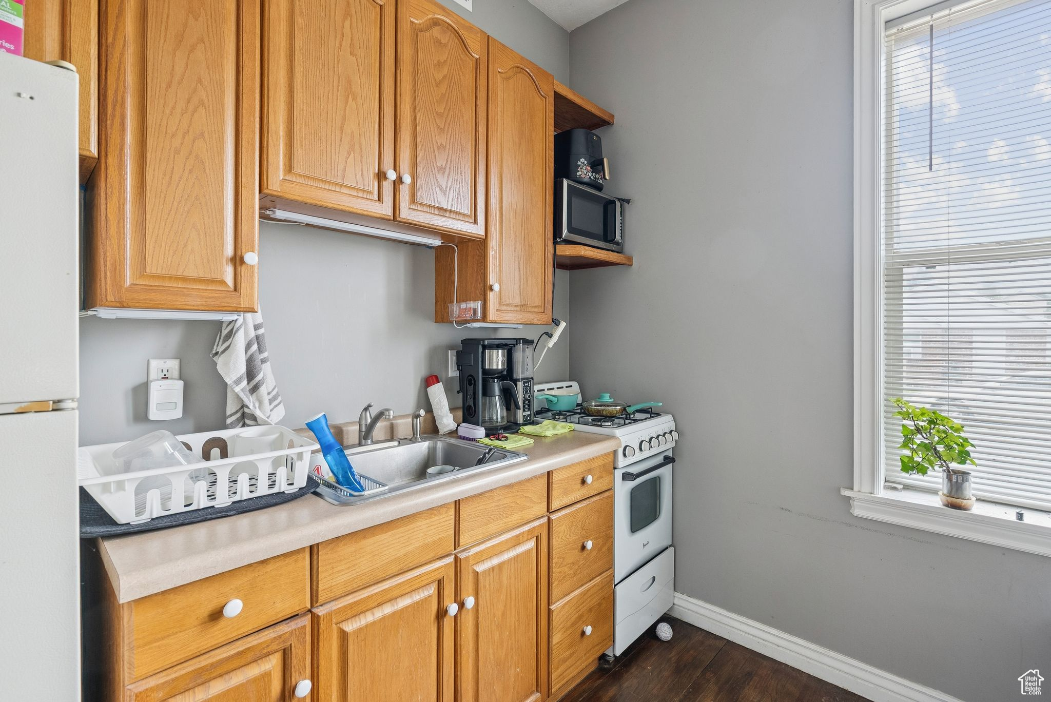 MAXWELL'S - Residential Income