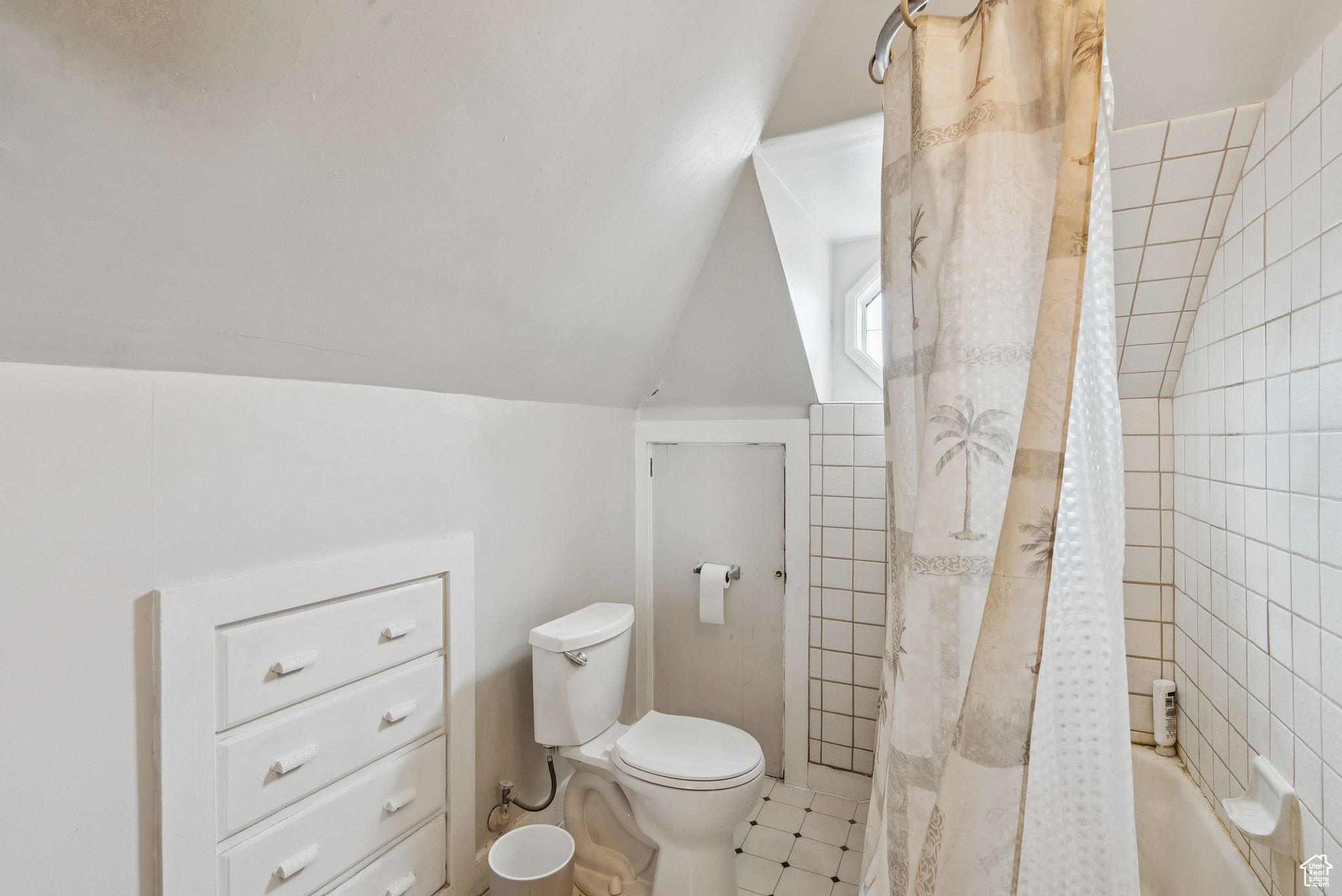 MAXWELL'S - Residential Income