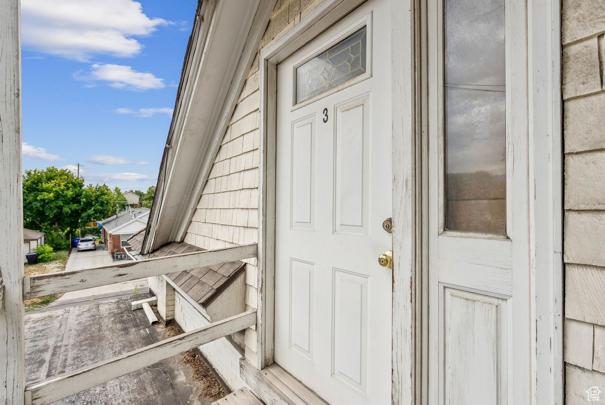 MAXWELL'S - Residential Income