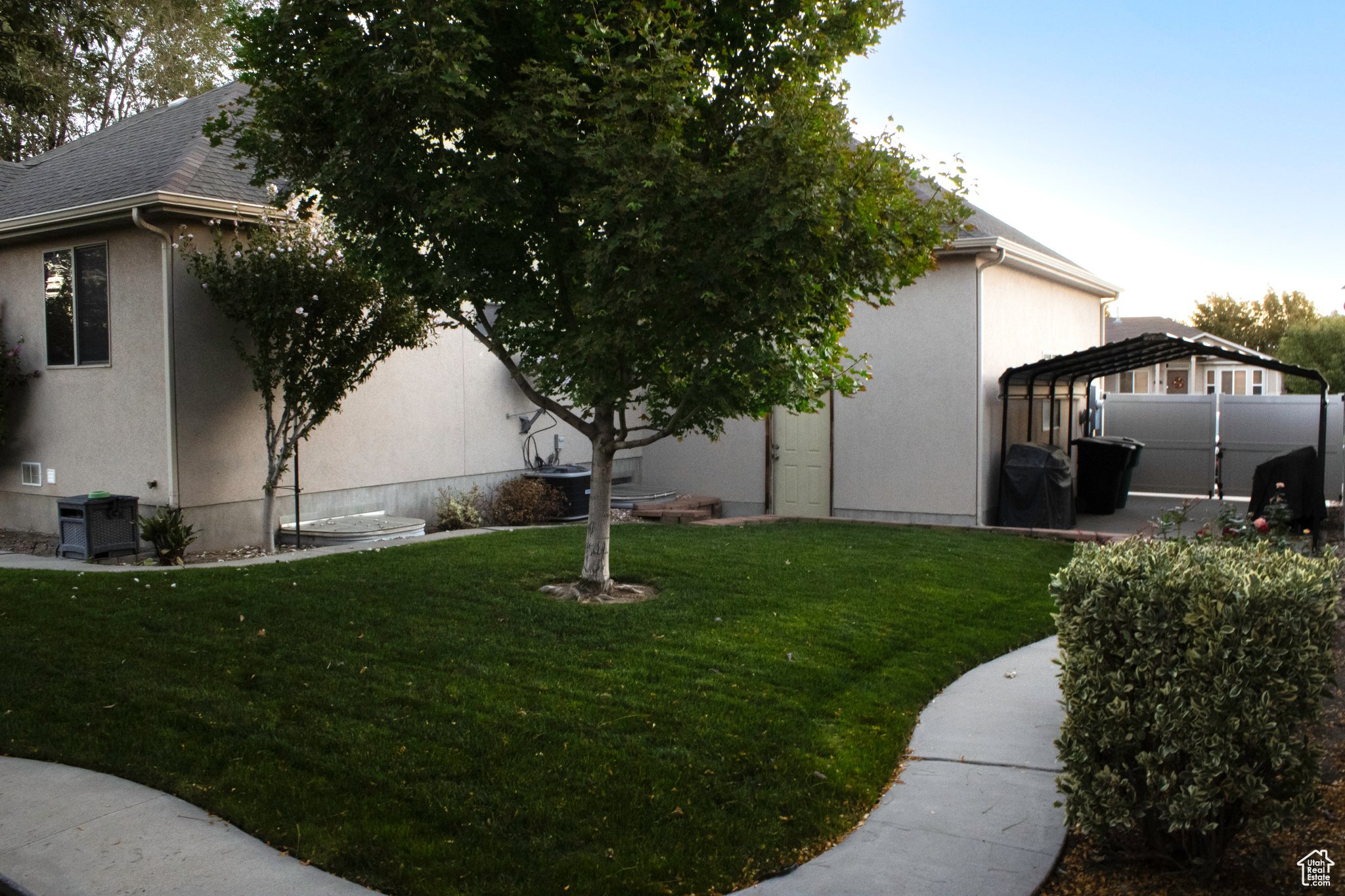 9256 S Wisteria Way, West Jordan, Utah image 4