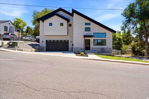 Tiny photo for 460 E 400 N, Payson, UT 84651 (MLS # 2174099)
