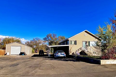Photo of 235 S 100 E, Vernal, UT 84078 (MLS # 2119866) Photo of 235 S 100 E, Vernal, UT 84078 (MLS # 2119866)