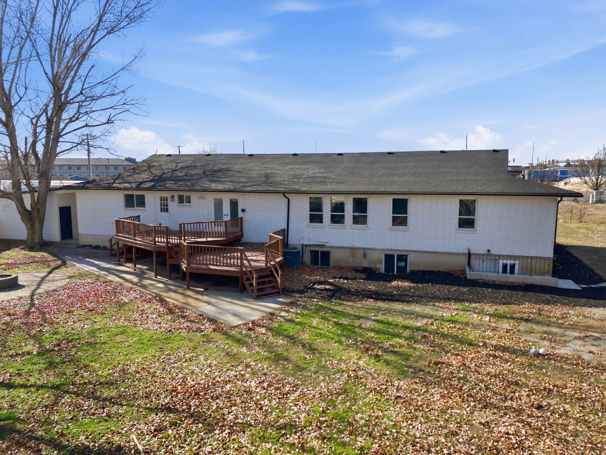 SUNNY RIDGE - Residential