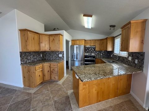 Tiny photo for 1589 S 840 W, Payson, UT 84651 (MLS # 2143114)