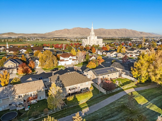 MAPLES AT BROOKSIDE - Residential