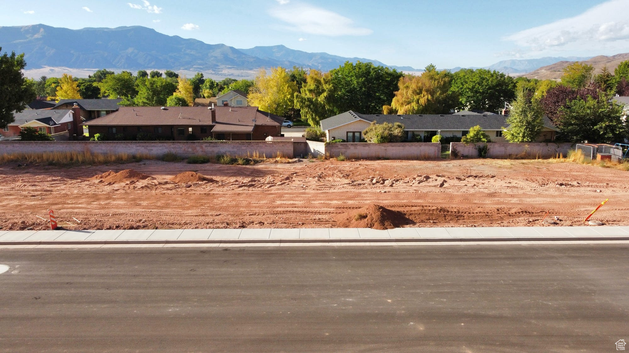 COTTONWOOD CORNER - PHASE 1 - Land