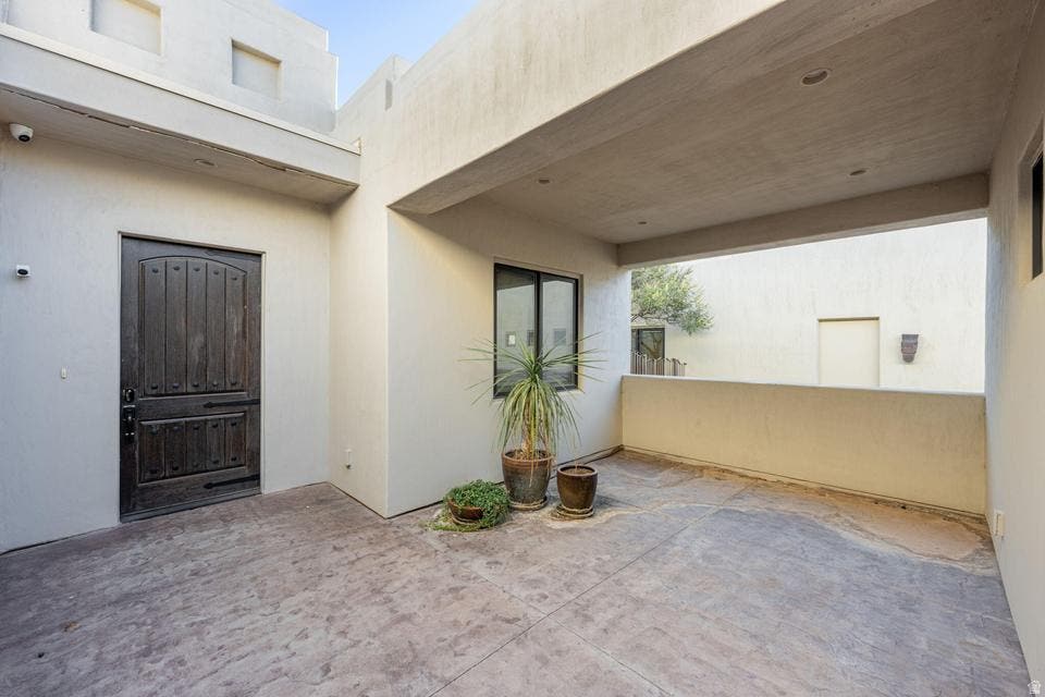 Photo of 1747 W RED CLOUD CIR, Saint George, UT 84770 (MLS # 2178233)