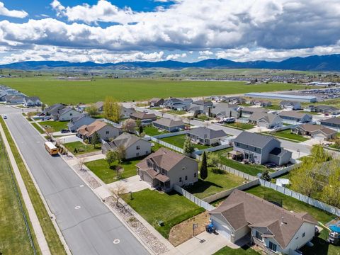 Tiny photo for 222 S 1170 E, Hyrum, UT 84319 (MLS # 2150571)