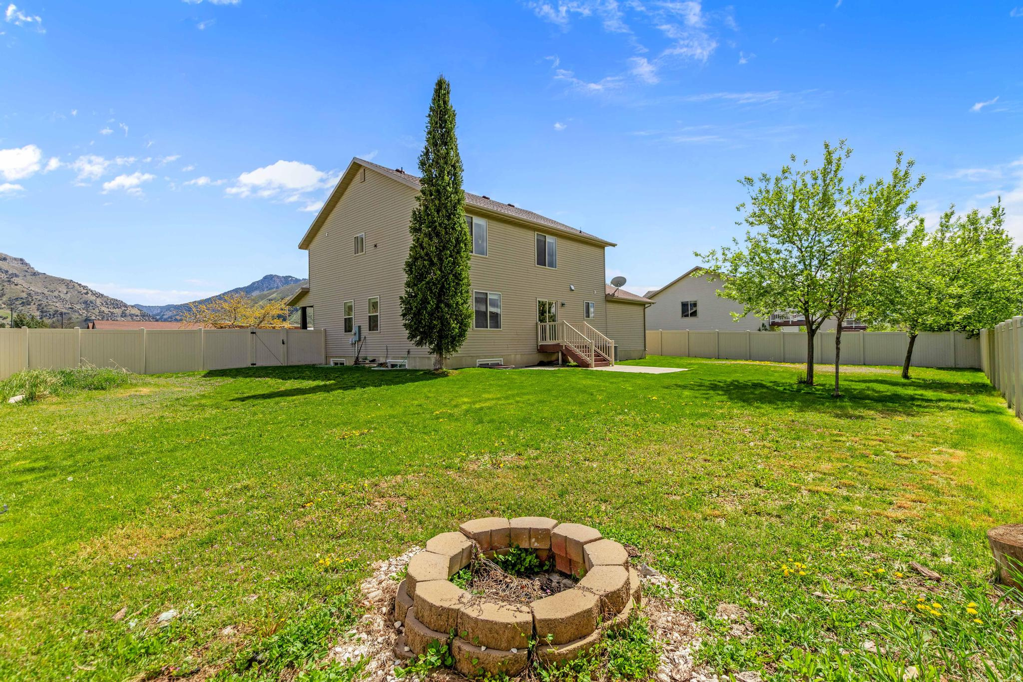 SOUTHRIDGE ACRES - Residential