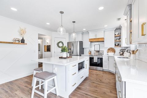 Tiny photo for 222 S 1170 E, Hyrum, UT 84319 (MLS # 2150571)