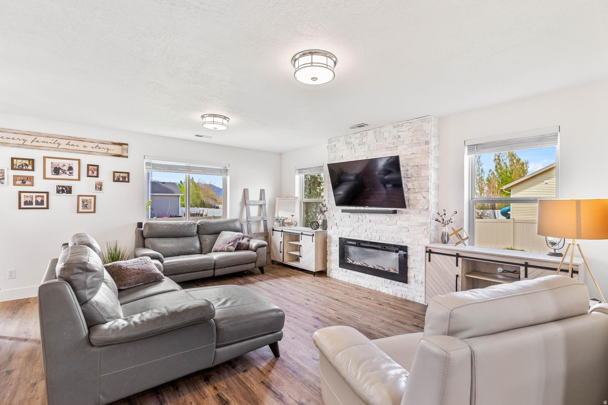 SOUTHRIDGE ACRES - Residential