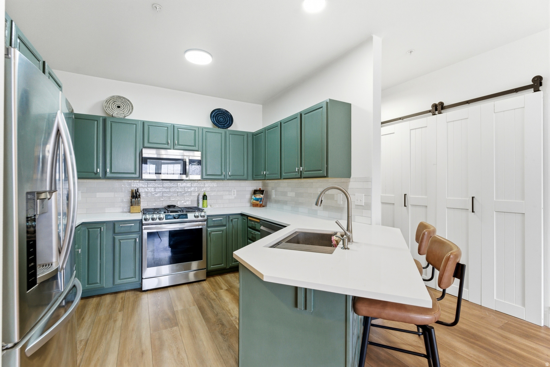 PINEBROOK POINTE CON - Residential Lease