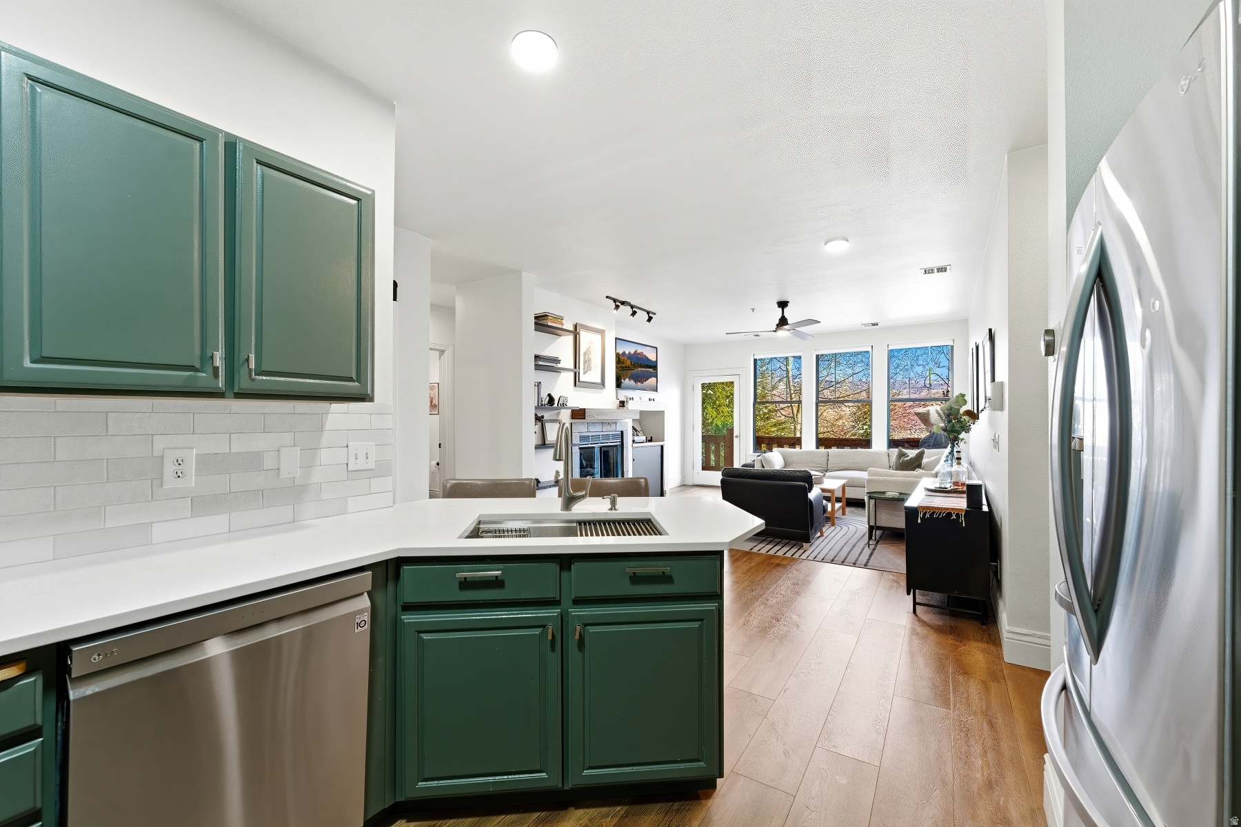 PINEBROOK POINTE CON - Residential Lease