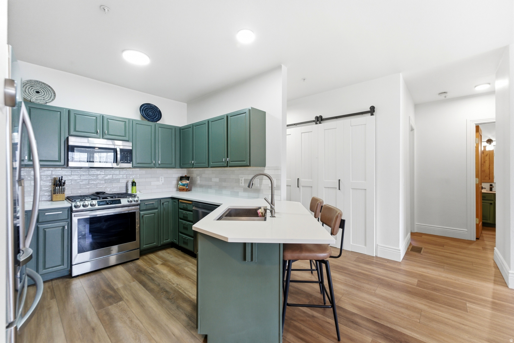 PINEBROOK POINTE CON - Residential Lease