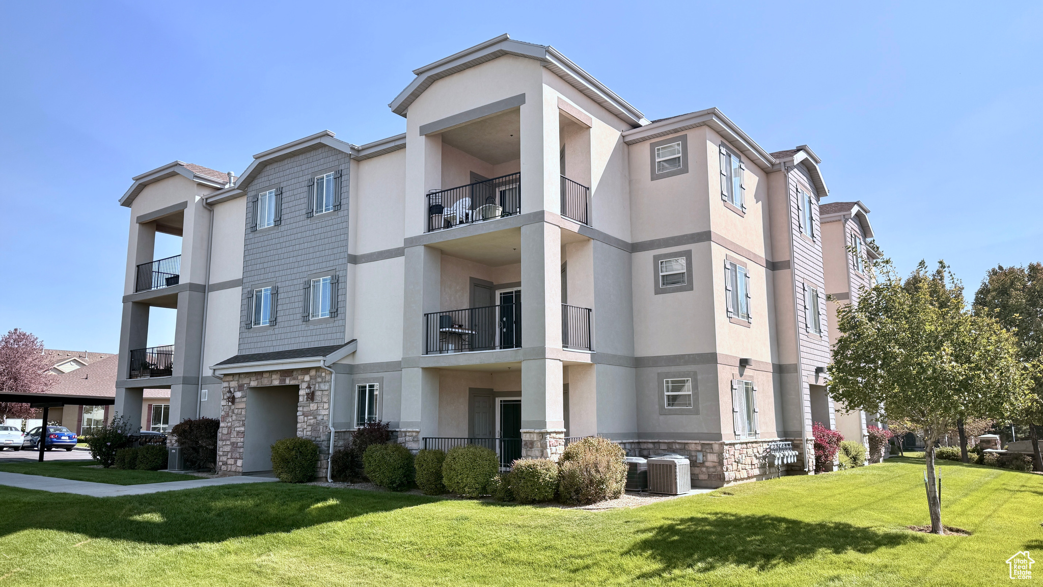HIGHLAND - Residential