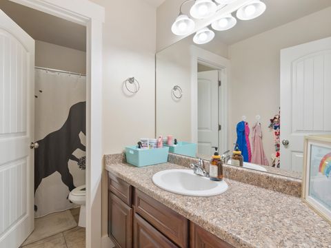 Tiny photo for 870 W STEEPLE CHASE DR, Kaysville, UT 84037 (MLS # 2143152)