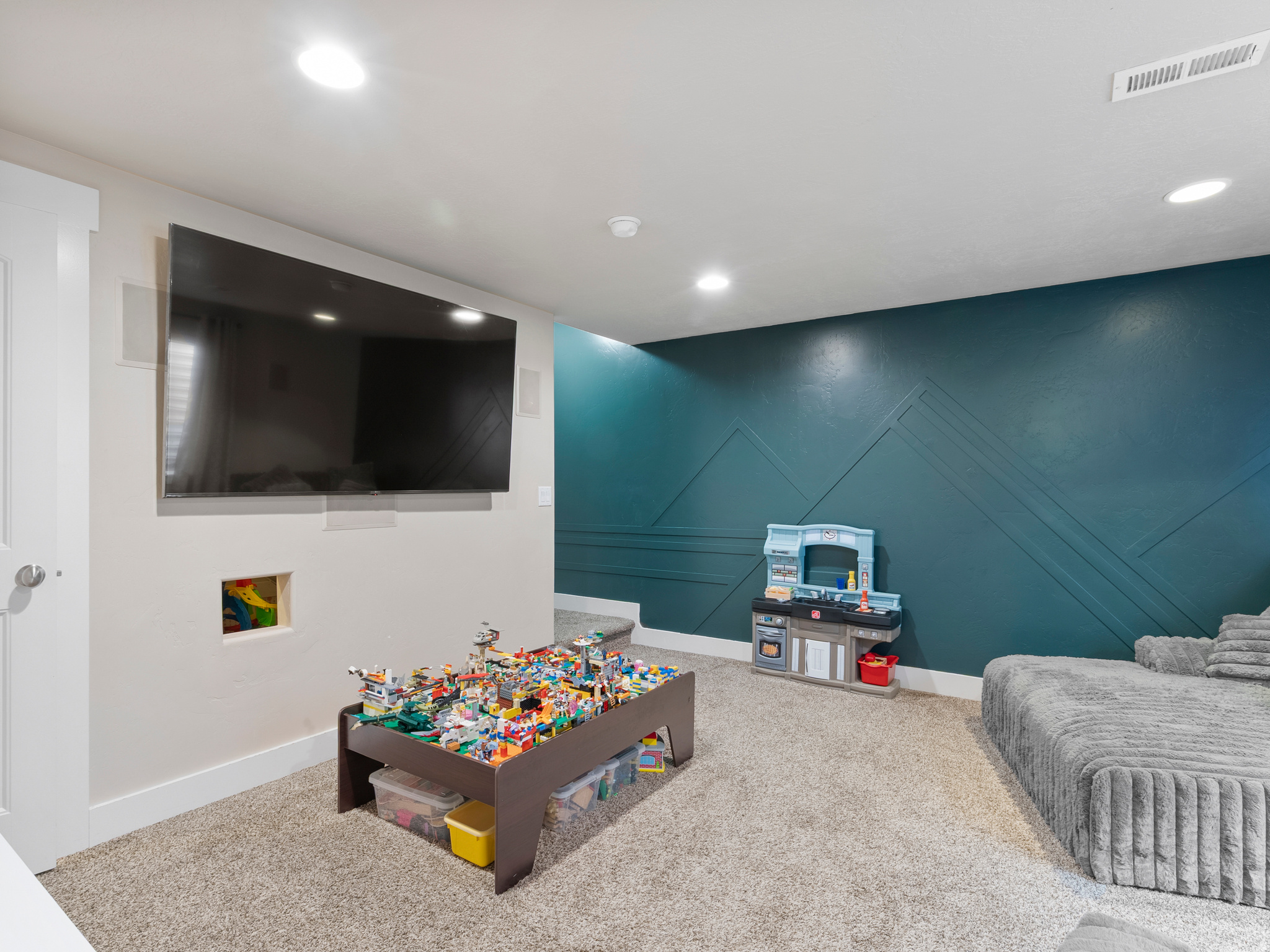 BRIDLEWALK PLACE - Residential