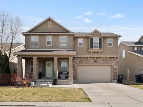 Photo of 870 W STEEPLE CHASE DR, Kaysville, UT 84037 (MLS # 2143152)