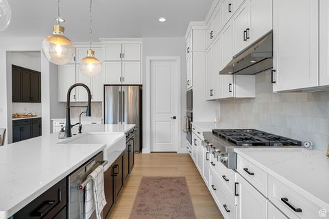 Tiny photo for 5662 N VALLEY VIEW RD, Lehi, UT 84048 (MLS # 2108350)