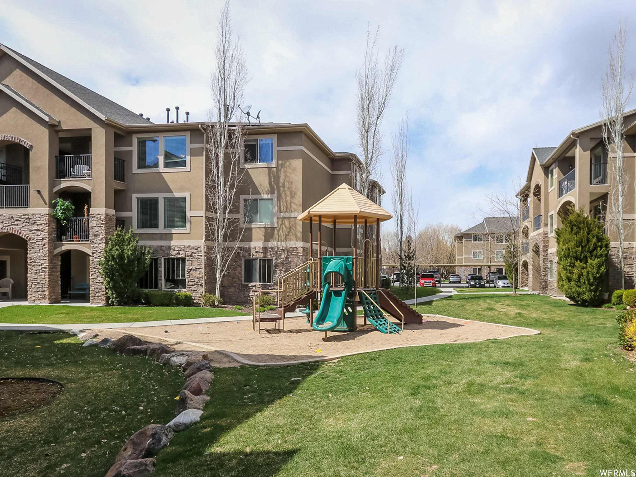 CREEKSIDE VILLAGE CO - Residential