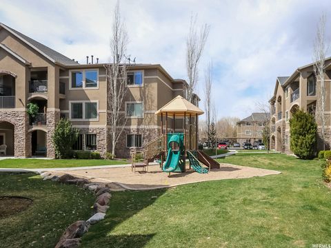 Tiny photo for 909 S MAIN ST #F, Layton, UT 84041 (MLS # 2157918)