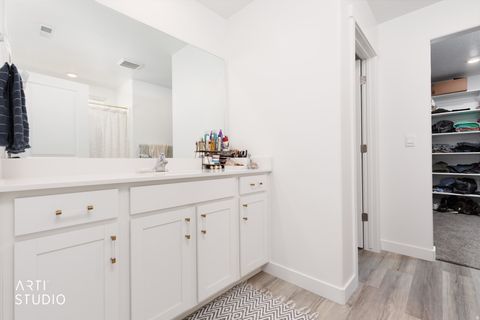 Tiny photo for 628 N SCUTTLEBUTT LN, Saratoga Springs, UT 84045 (MLS # 2121501)