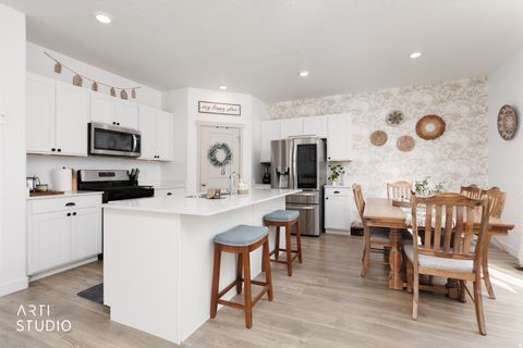 Tiny photo for 628 N SCUTTLEBUTT LN, Saratoga Springs, UT 84045 (MLS # 2121501)