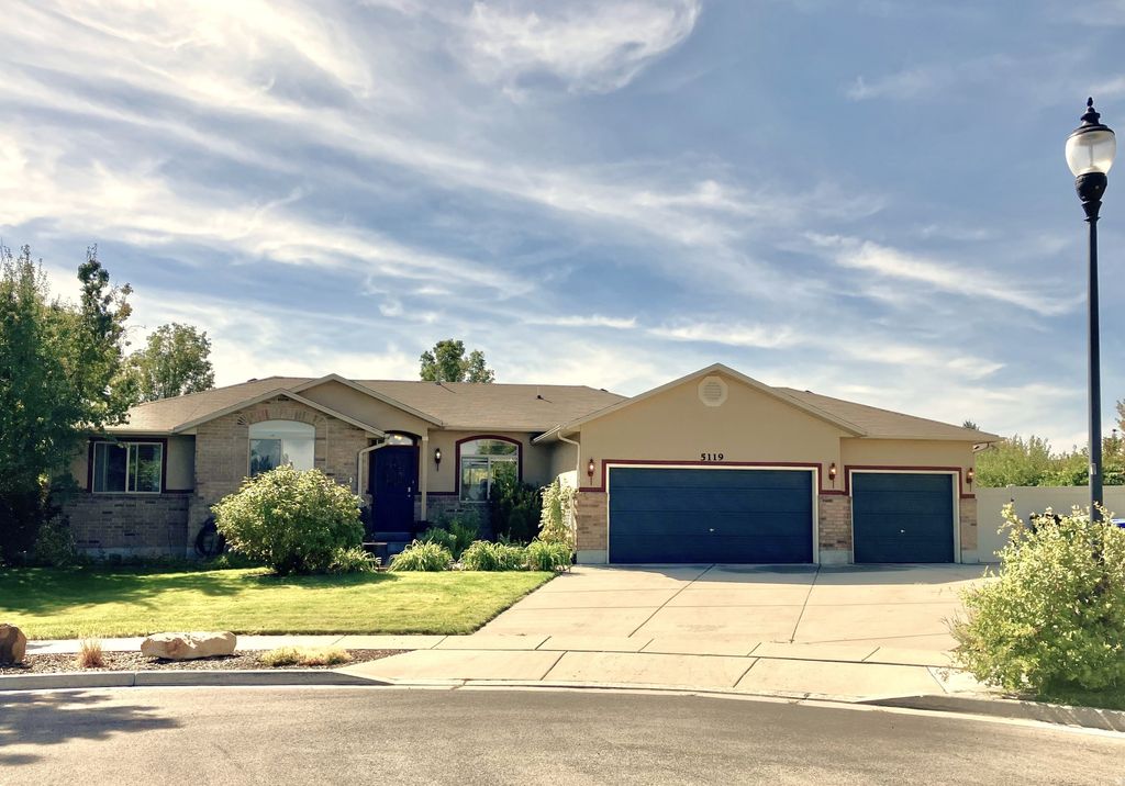Photo of 5119 PINE LAUREL LN W, West Jordan, UT 84081 (MLS # 2156961)