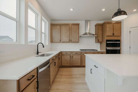 Tiny photo for 927 W MOTOR VU DR, Riverdale, UT 84405 (MLS # 2147734)
