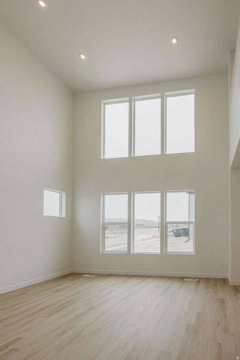 Tiny photo for 927 W MOTOR VU DR, Riverdale, UT 84405 (MLS # 2147734)