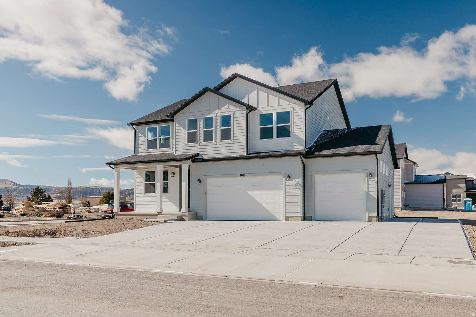 RIVERSIDE ESTATES - Residential