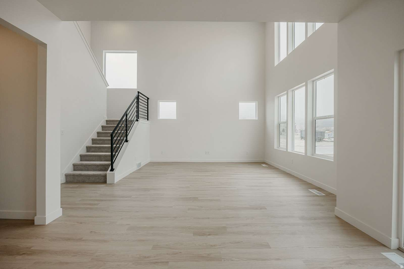 RIVERSIDE ESTATES - Residential