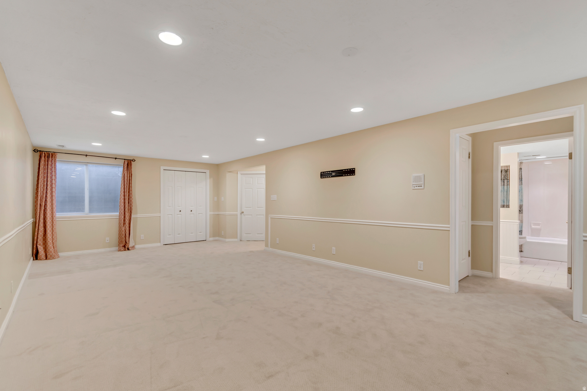 CORNERSTONE CONDO - Residential