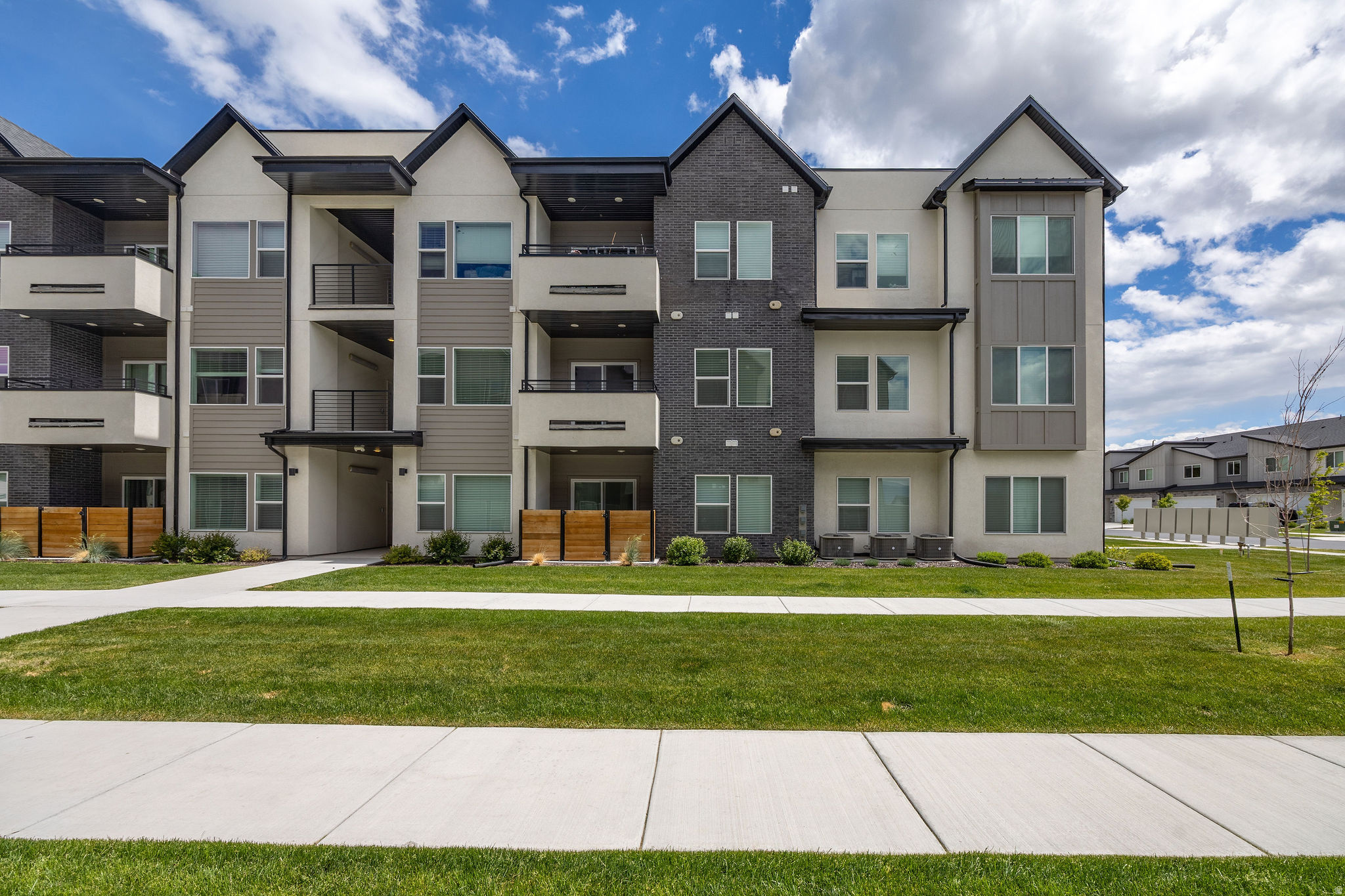 RIDGELINE PARK - Residential